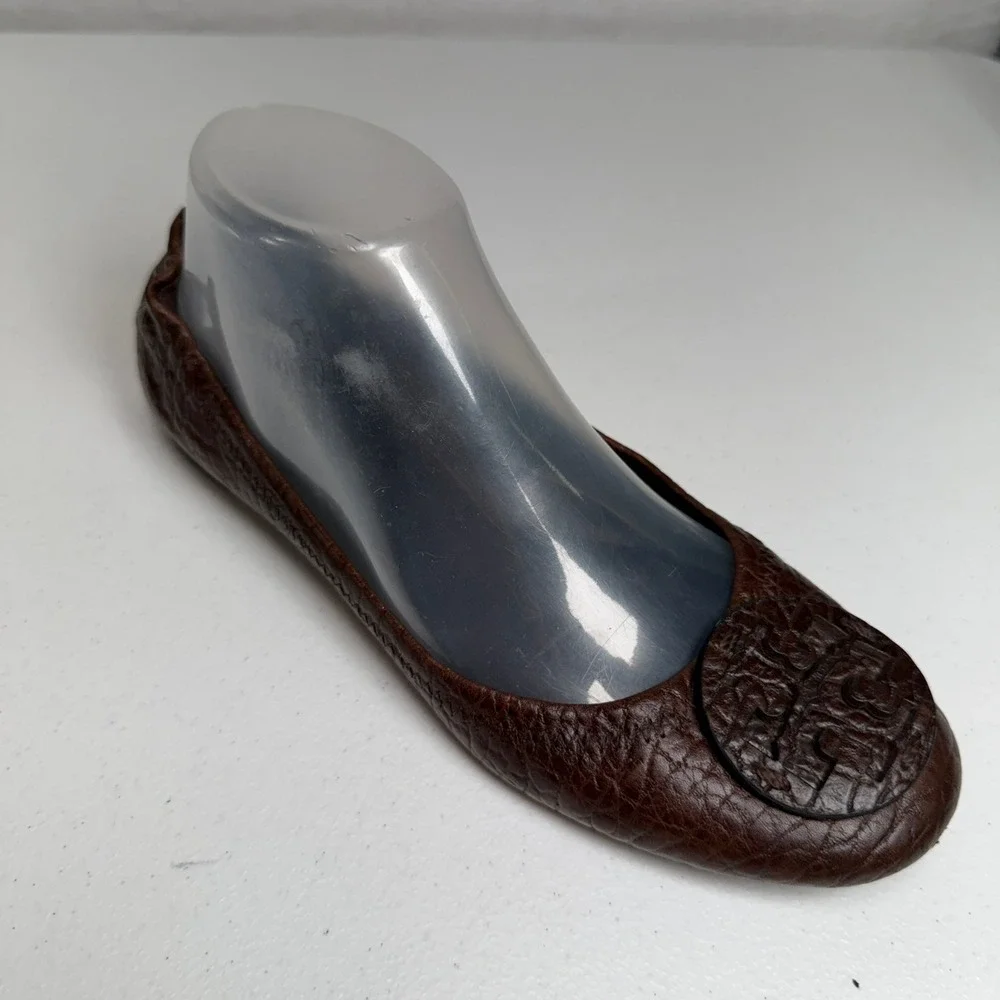 Tory Burch 7.5 Reva Ballet Flats Brown Tumbled Leather Logo Medallion Classic